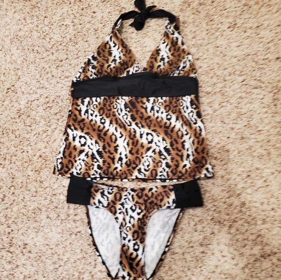 NWOT Venus Leopard Halter Tankini Top:14 Bottom:12 - Picture 1 of 6